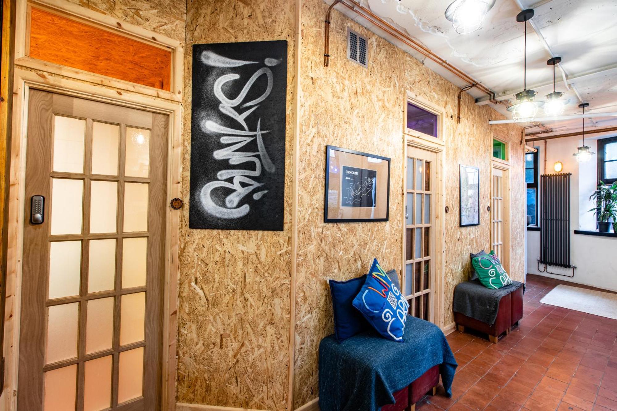 & Bunkhouse Capsule hotel *