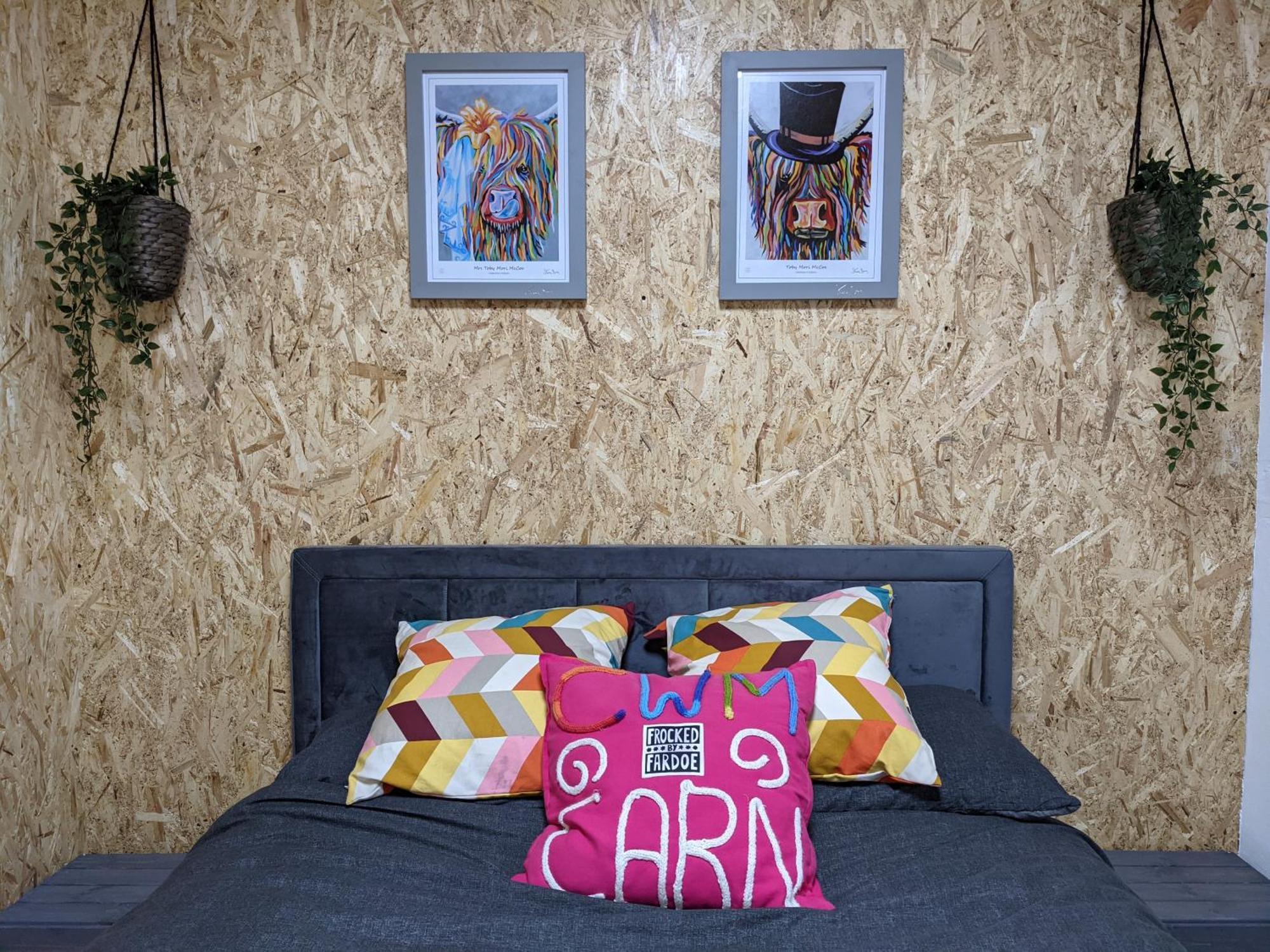 & Bunkhouse Capsule hotel Cwmcarn