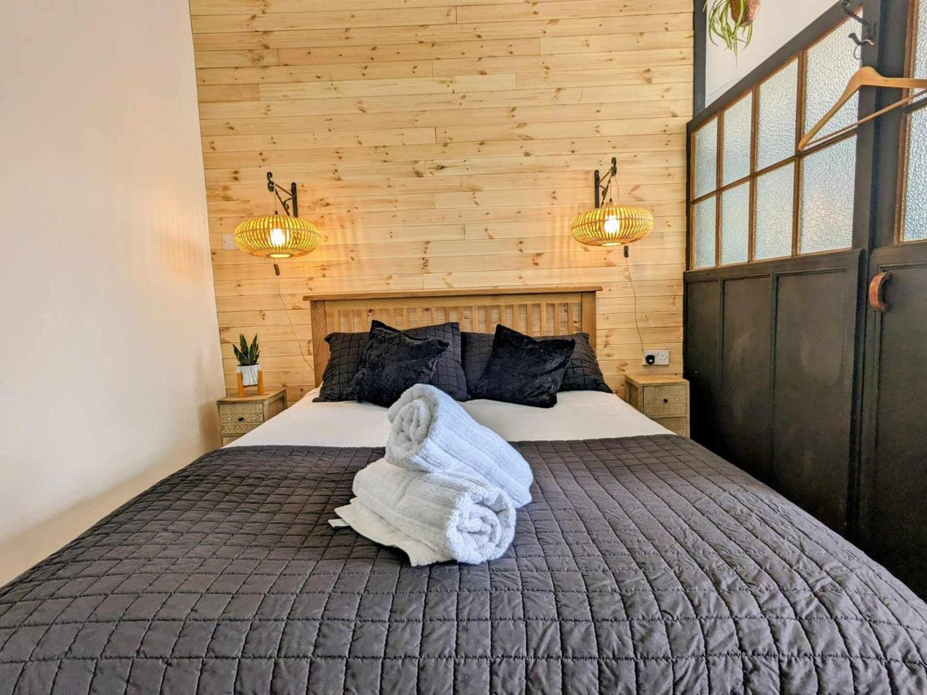 & Bunkhouse *